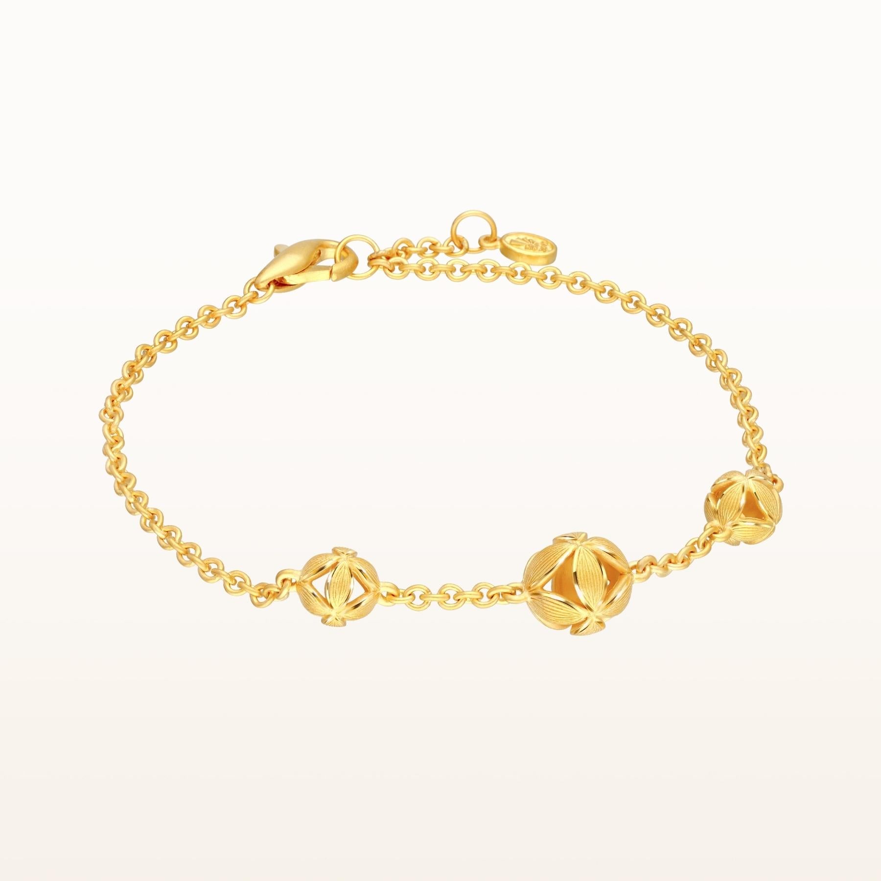Pure Gold bracelet stock photo. Image of shiny, designer - 26939940