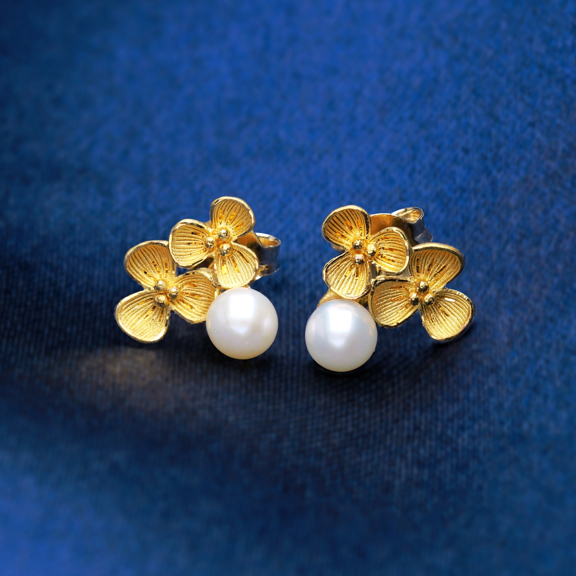 Trendy New Collection Gold Earrings Collections ER2508